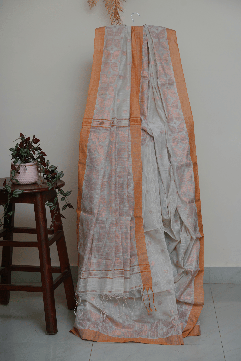 Handloom Off White handloom Cotton Saree with Border (Extra Width) - Image 2
