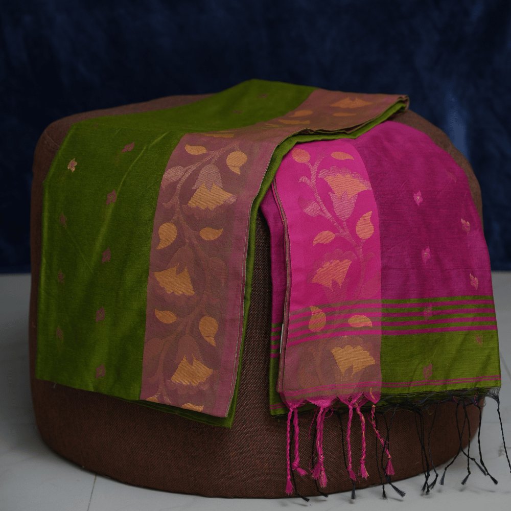 Kelly Green Soft Cotton Handloom Saree with Rani Pink Contrast Pallu - Image 4