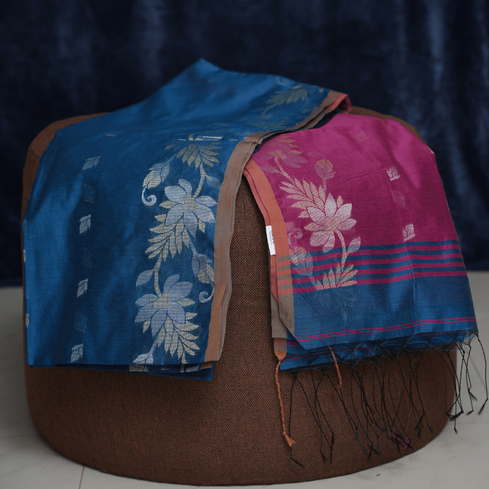 Royal Blue & Magenta Handloom Saree with Golden Floral Weave - Image 4