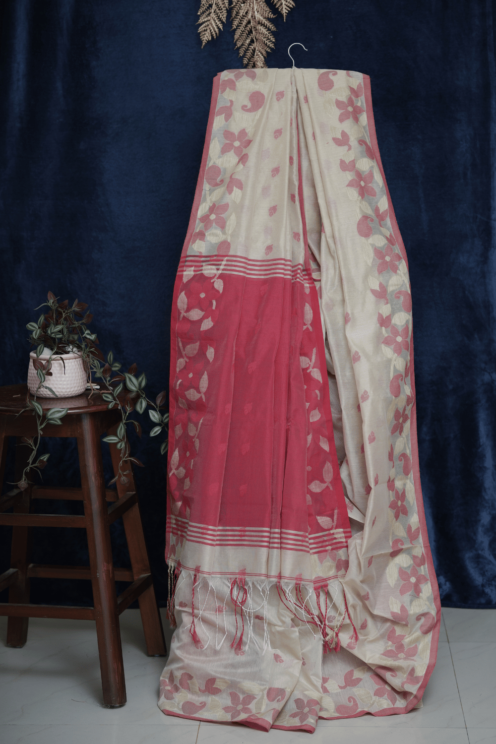 Handloom Beige & Red Saree with Floral Thread Weave