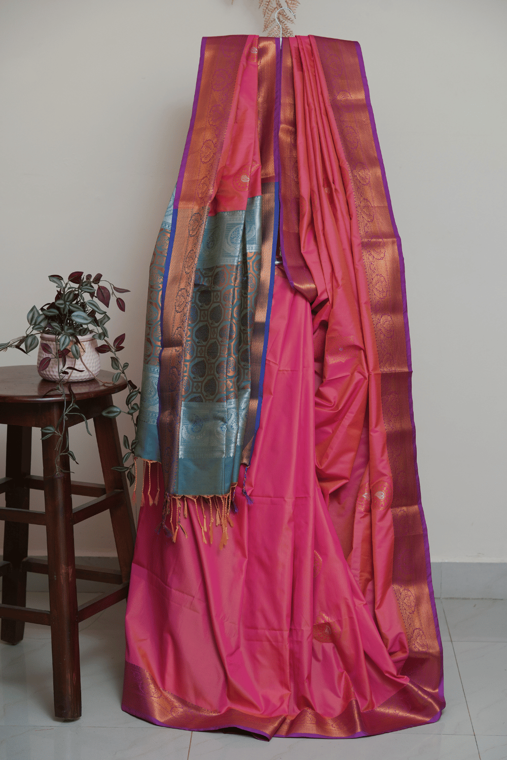 Pink Silk Saree with Copper Zari Border and Blue Contrast Pallu - Image 2