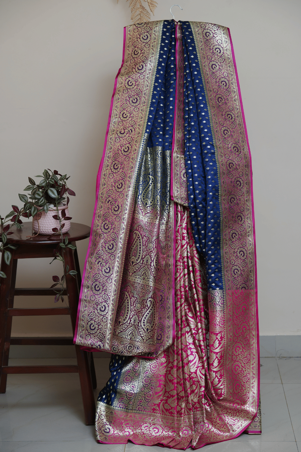 Royal Blue Banarasi Silk Saree with Rani Pink Border and Pallu - Image 2