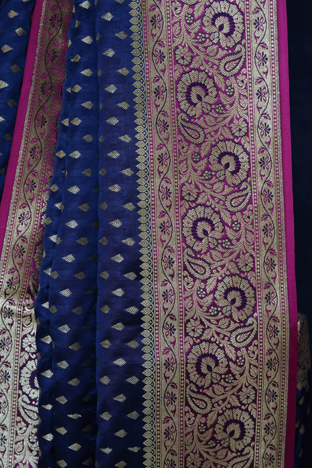 Royal Blue Banarasi Silk Saree with Rani Pink Border and Pallu - Image 3