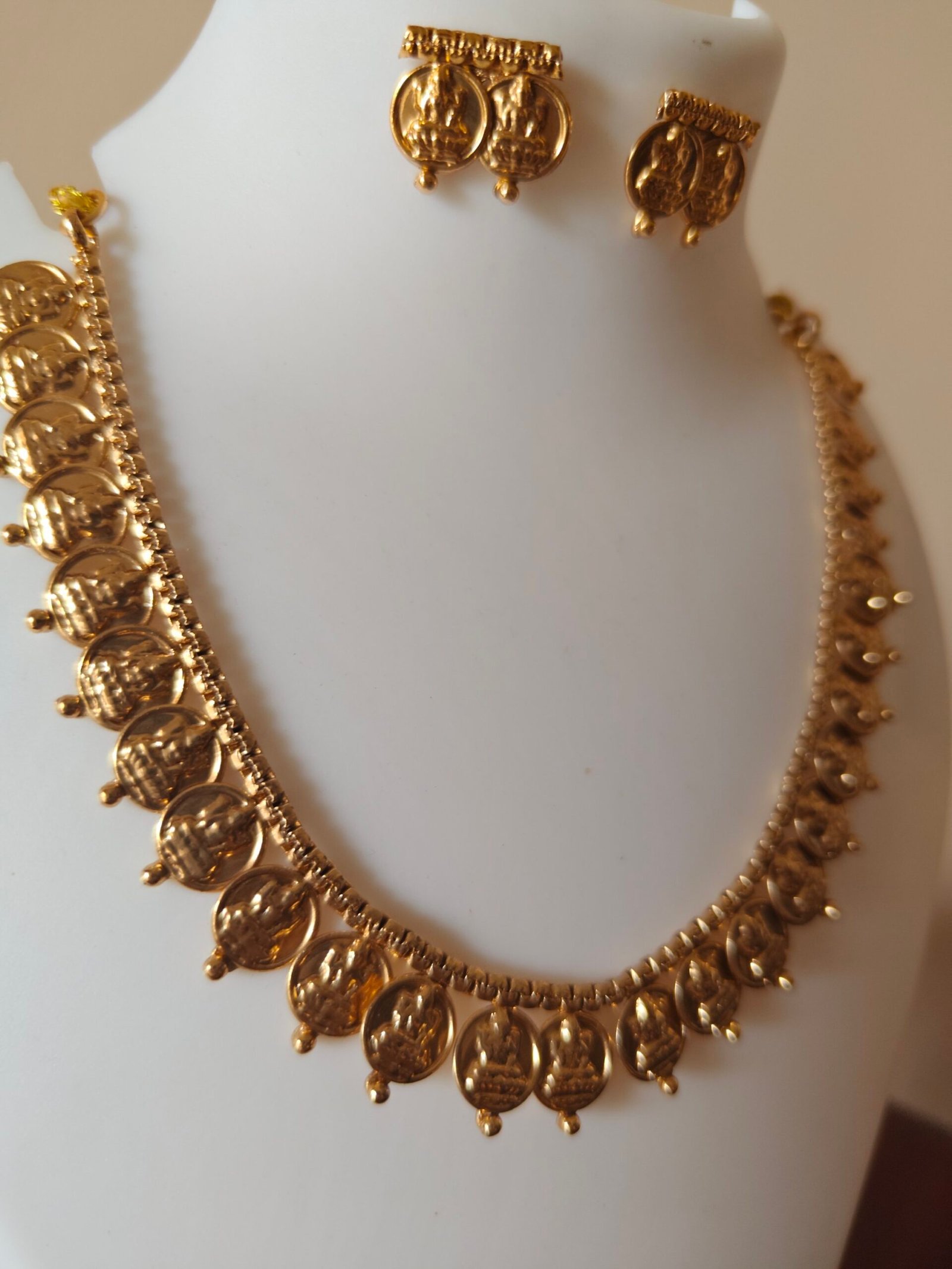 Lakshmi Coin Temple Choker Necklace | Antique Kasu Mala Jewelry | Dagini - Image 2