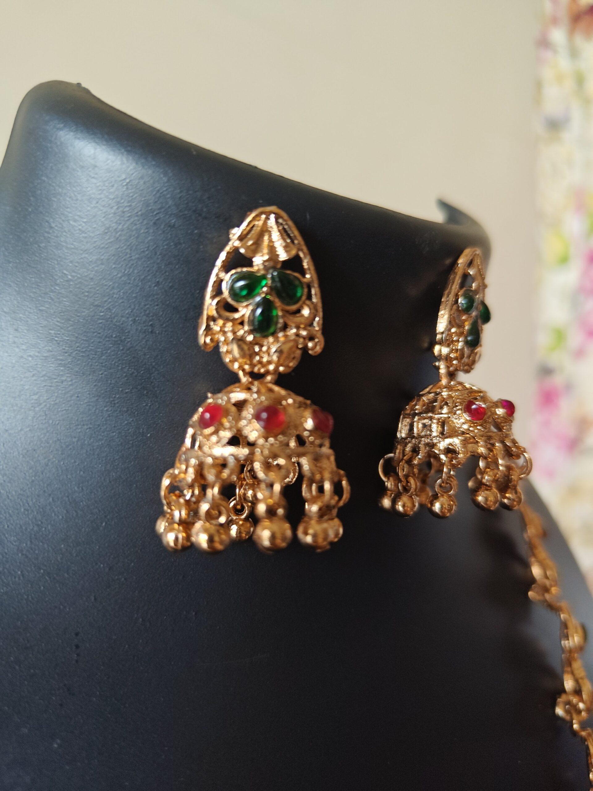 Lakshmi Temple Necklace | Pink Green Antique Jewelry | Dagini - Image 3