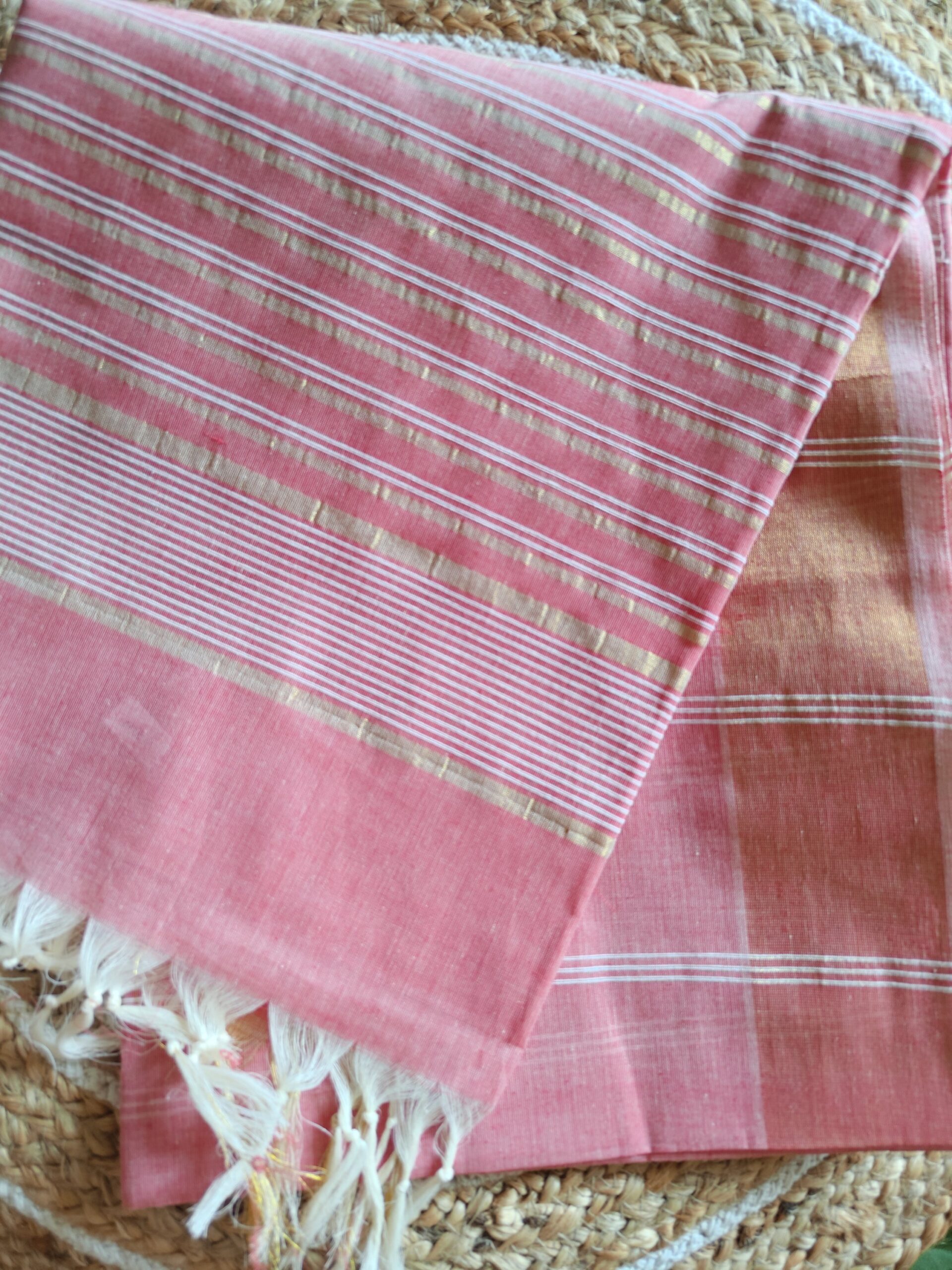 Powder Pink Golden Stripe Kerala Cotton Saree — Soft Festive Charm - Image 2