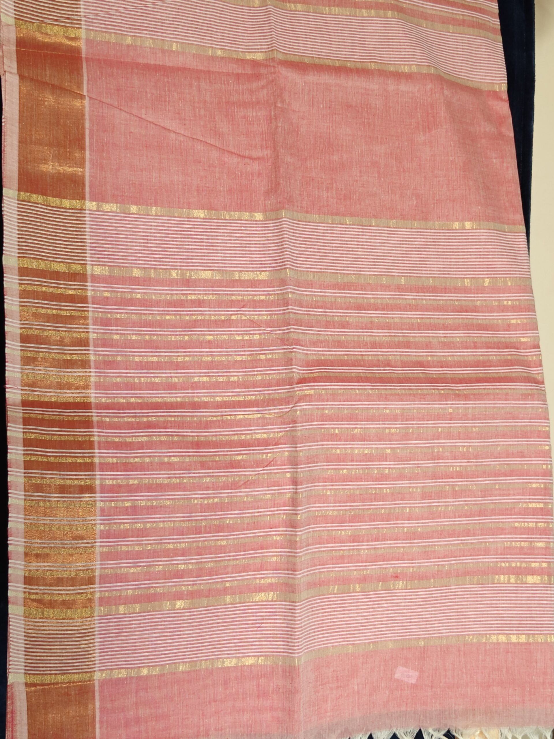 Powder Pink Golden Stripe Kerala Cotton Saree — Soft Festive Charm - Image 3