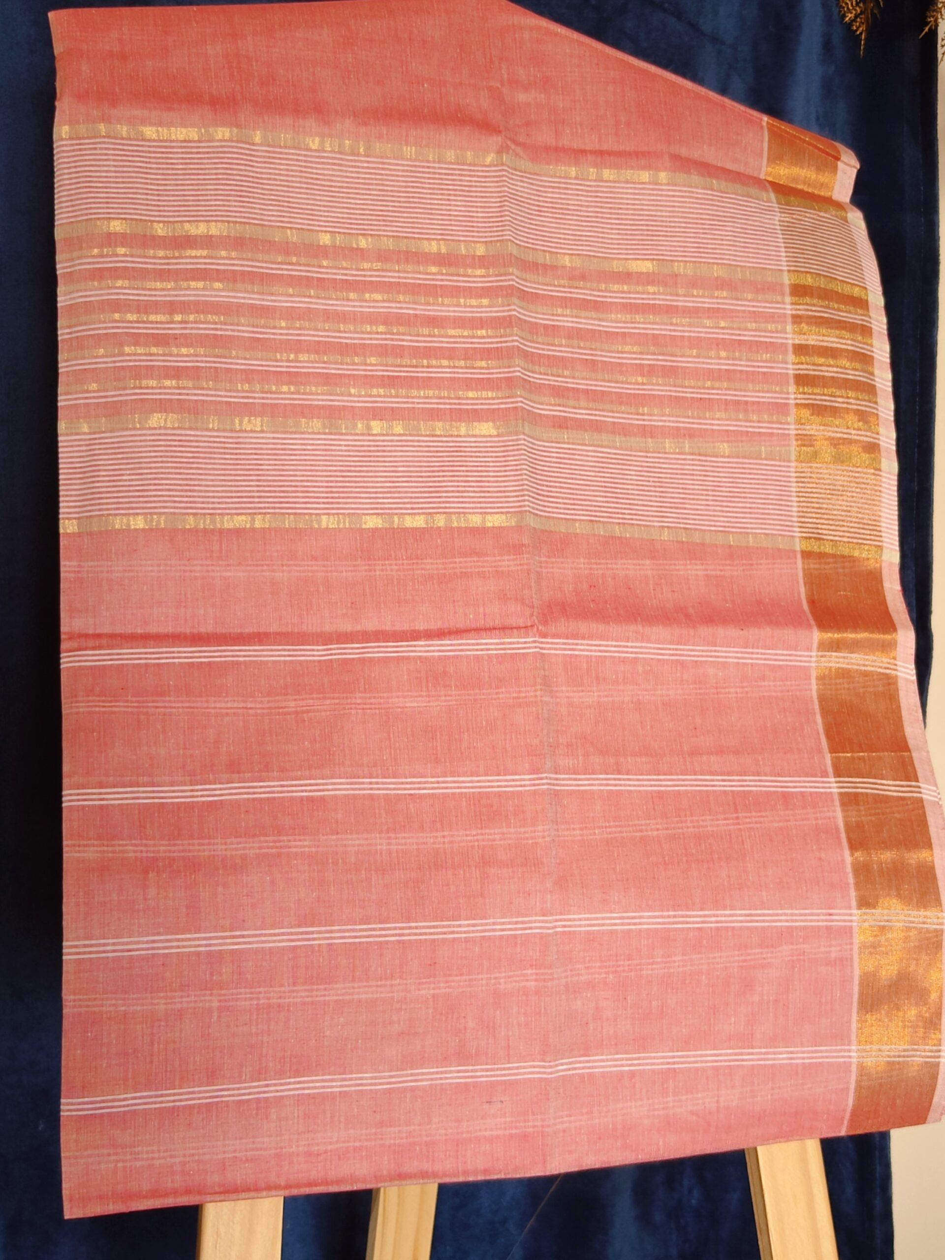 Powder Pink Golden Stripe Kerala Cotton Saree — Soft Festive Charm - Image 4